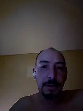 Snapshot of antoniox1978 chatting on 03/10/25, 04:57 antoniox1978 online show from 03/10/25, 04:57