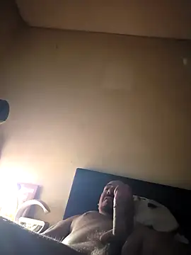 Snapshot of antoniox1978 chatting on 11/18/25, 04:33 antoniox1978 online show from 11/18/25, 04:33