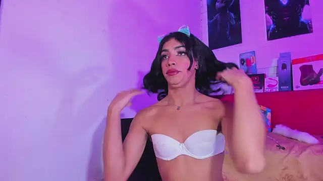 Snapshot of Alahia_Rodriguez chatting on 03/23/25, 04:49 Alahia Rodriguez online show from 03/23/25, 04:49