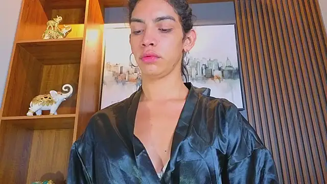 Alahia Rodriguez online show from 05/15/26, 03:52