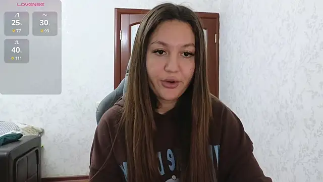 Nelly Fischer online show from 12/15/24, 12:28