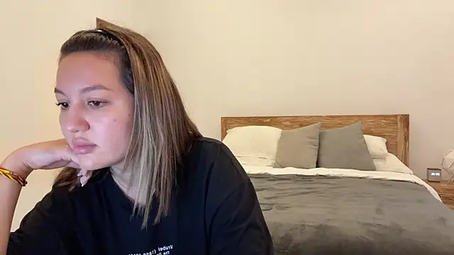 Nelly Fischer online show from 09/15/25, 01:05