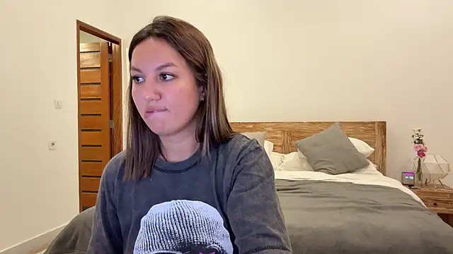 Nelly Fischer online show from 09/30/25, 02:11