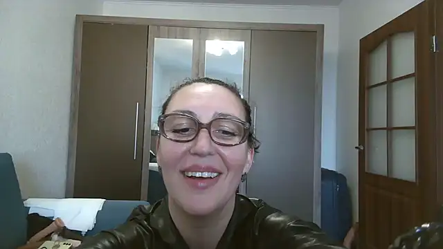 Ulyana72882 online show from 02/06/25, 12:43