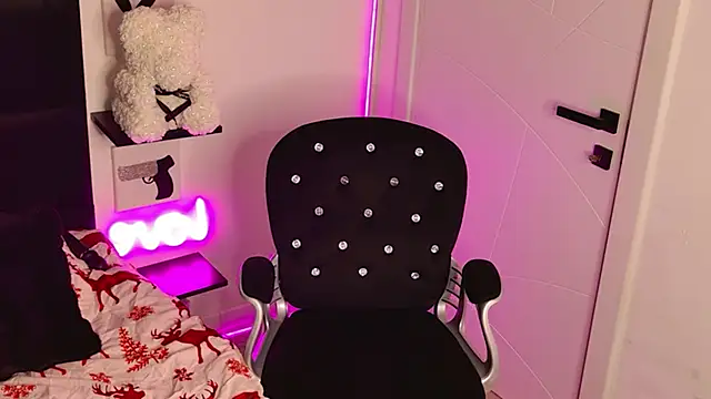 MissAmeliaa online show from 12/13/25, 07:53