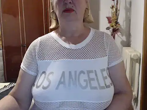 Secretfox online show from 09/30/25, 05:45