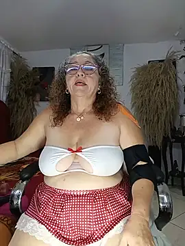 Snapshot of evelin_hott chatting on 05/29/26, 01:58 evelin hott online show from 05/29/26, 01:58