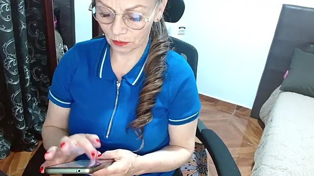 asleycavta online show from 11/09/25, 10:52