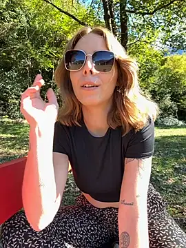 Mia Railey online show from 10/28/25, 10:30