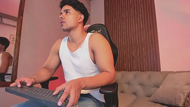 Snapshot of liam_collins21 chatting on 01/17/26, 12:10 liam collins21 online show from 01/17/26, 12:10