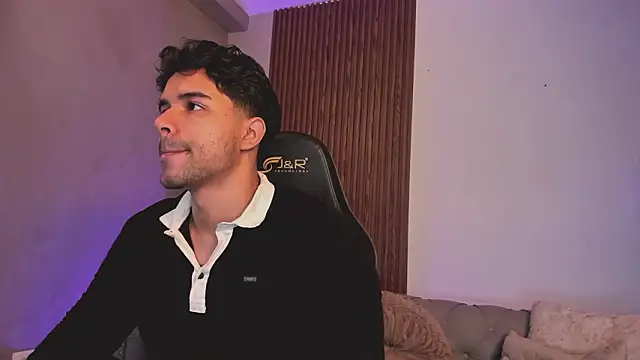 Snapshot of liam_collins21 chatting on 02/04/26, 11:49 liam collins21 online show from 02/04/26, 11:49