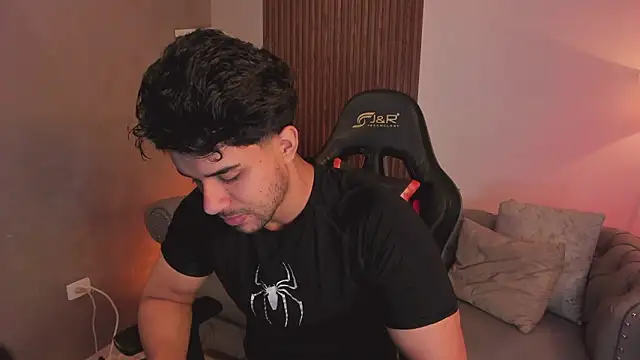 Snapshot of liam_collins21 chatting on 02/15/26, 11:41 liam collins21 online show from 02/15/26, 11:41