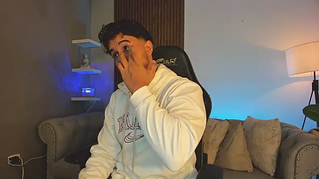 Snapshot of liam_collins21 chatting on 02/25/26, 12:15 liam collins21 online show from 02/25/26, 12:15