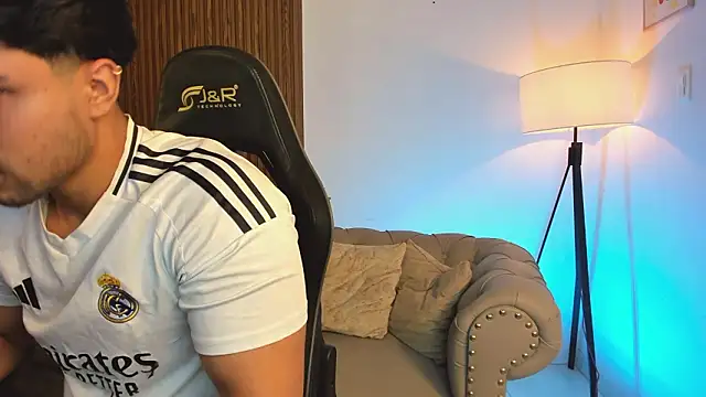 Snapshot of liam_collins21 chatting on 03/04/26, 11:38 liam collins21 online show from 03/04/26, 11:38