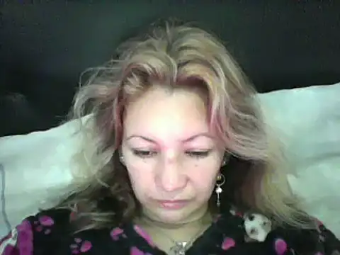Snapshot of Paulita_x3 chatting on 12/30/24, 11:37 Paulita x3 online show from 12/30/24, 11:37