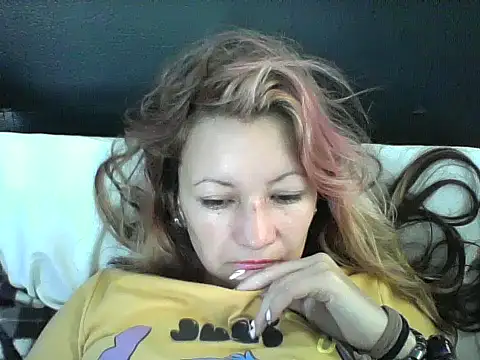 Snapshot of Paulita_x3 chatting on 01/11/25, 11:56 Paulita x3 online show from 01/11/25, 11:56