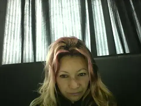 Snapshot of Paulita_x3 chatting on 02/22/25, 11:35 Paulita x3 online show from 02/22/25, 11:35