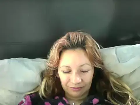 Snapshot of Paulita_x3 chatting on 02/28/25, 12:31 Paulita x3 online show from 02/28/25, 12:31