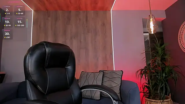 SofiaReyes1 online show from 04/03/26, 08:07