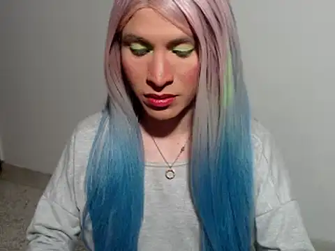 HugeDanex online show from 11/22/25, 04:33