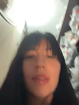 Snapshot of kim_monti chatting on 12/26/24, 11:24 kim monti online show from 12/26/24, 11:24