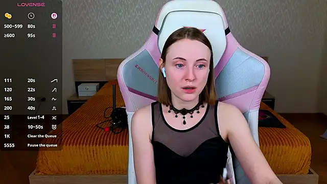 Snapshot of Cowell_Adelina chatting on 05/19/26, 09:37 Cowell Adelina online show from 05/19/26, 09:37