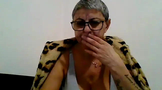 roseblak42 online show from 02/14/25, 05:36