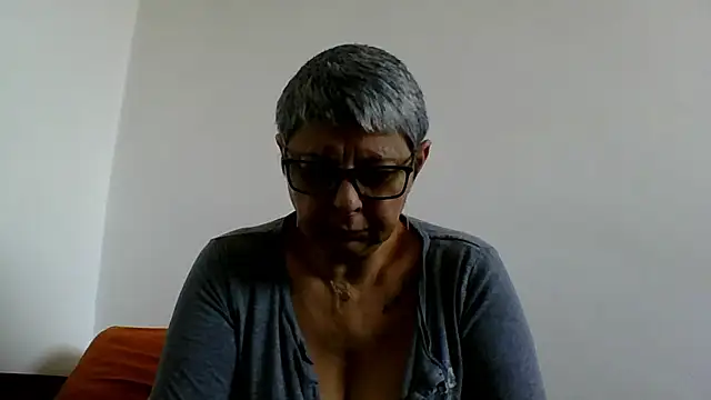 roseblak42 online show from 01/12/26, 09:47