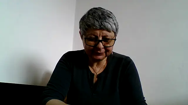 roseblak42 online show from 03/18/26, 10:29