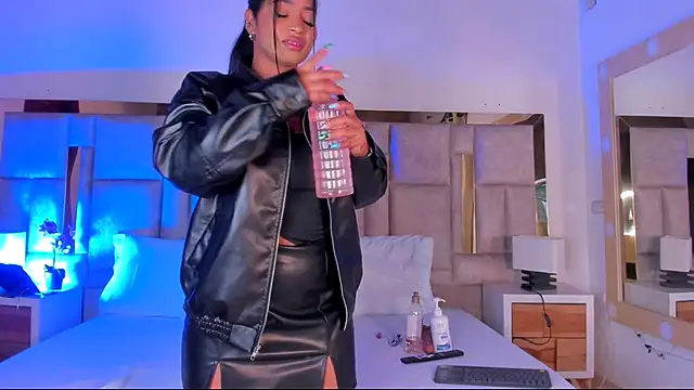 Miss Abigail  online show from 11/27/25, 01:13