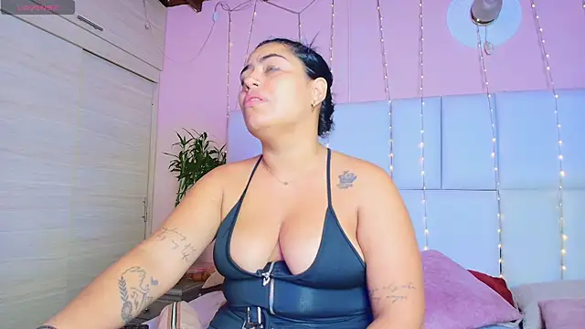 kiana cream online show from 03/02/25, 11:50