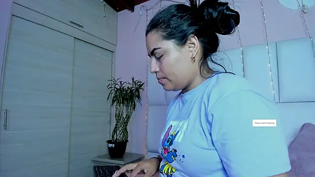 kiana cream online show from 03/20/25, 11:38