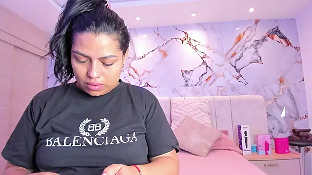 kiana cream online show from 12/15/25, 11:36