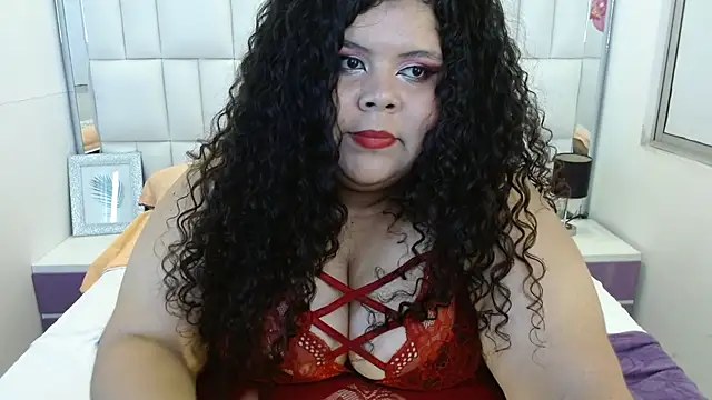 Snapshot of Sarah_Bowie chatting on 10/03/25, 11:35 Sarah Bowie online show from 10/03/25, 11:35