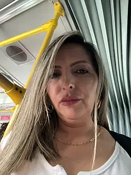  Abril-Office1 online show from 12/19/24, 03:30