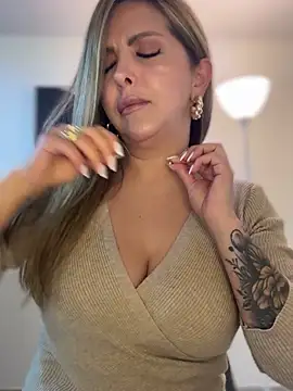  Abril-Office1 online show from 11/14/25, 01:10