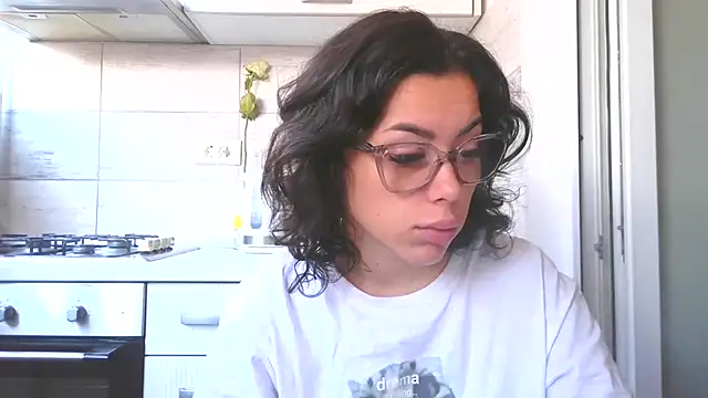 LovelyJulliette online show from 10/21/25, 09:43