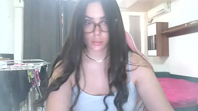 Snapshot of LovelyJulliette chatting on 06/20/26, 03:15 LovelyJulliette online show from 06/20/26, 03:15