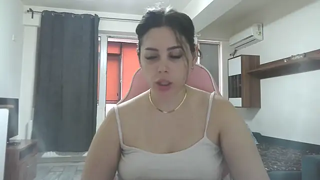 Snapshot of LovelyJulliette chatting on 07/03/26, 04:02 LovelyJulliette online show from 07/03/26, 04:02