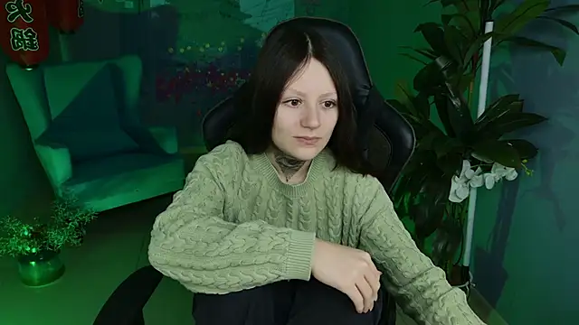 Snapshot of VeliraBraitberg chatting on 12/13/24, 05:05 VeliraBraitberg online show from 12/13/24, 05:05