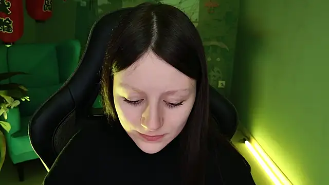 Snapshot of VeliraBraitberg chatting on 12/25/24, 11:22 VeliraBraitberg online show from 12/25/24, 11:22