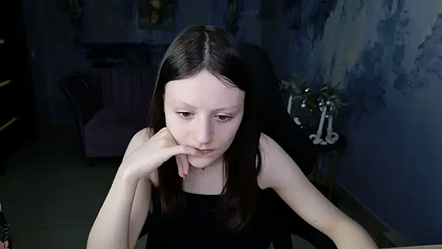 Snapshot of VeliraBraitberg chatting on 12/28/24, 11:19 VeliraBraitberg online show from 12/28/24, 11:19