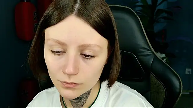 Snapshot of VeliraBraitberg chatting on 03/16/25, 08:10 VeliraBraitberg online show from 03/16/25, 08:10