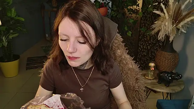 VeliraBraitberg online show from 07/13/26, 05:43
