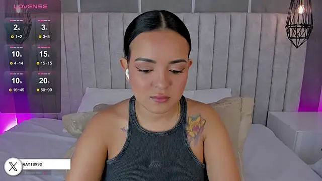 lea gray online show from 10/27/25, 06:23