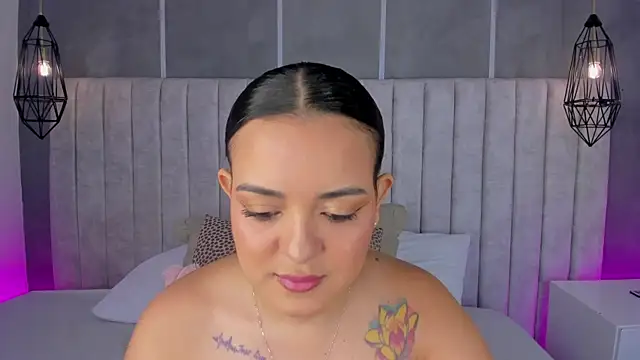 lea gray online show from 04/21/26, 06:55