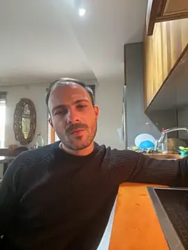 Adventurehotman online show from 10/04/25, 03:10