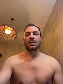 Adventurehotman online show from 04/02/26, 07:22