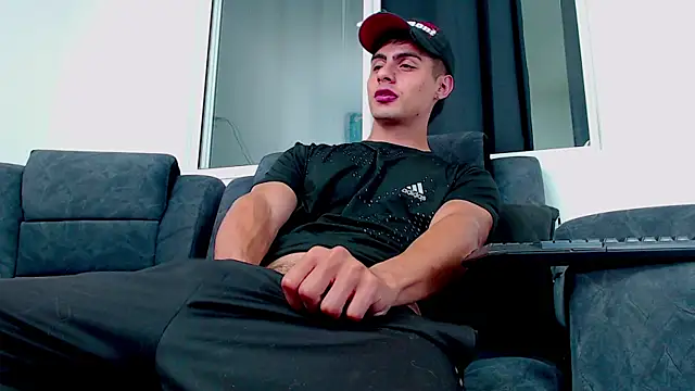 Stiven CL online show from 09/17/25, 05:09