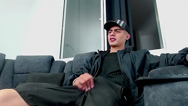 Stiven CL online show from 10/05/25, 10:40